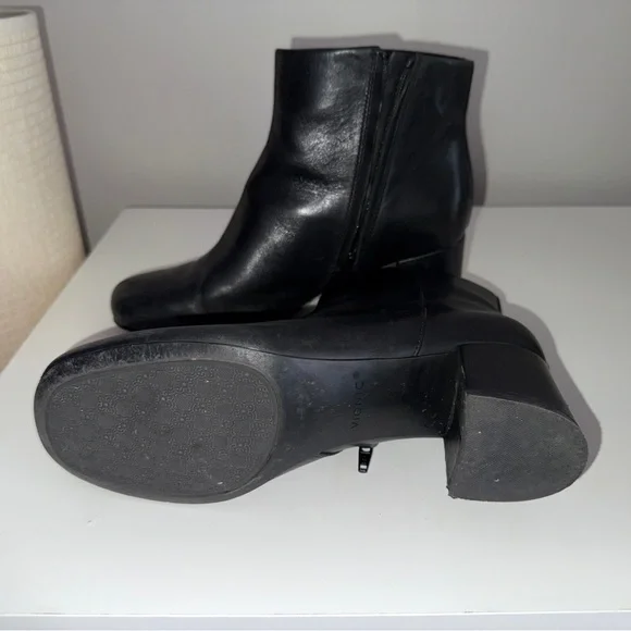 Vionic Sleek Black Ankle Booties - Picture 5 of 8